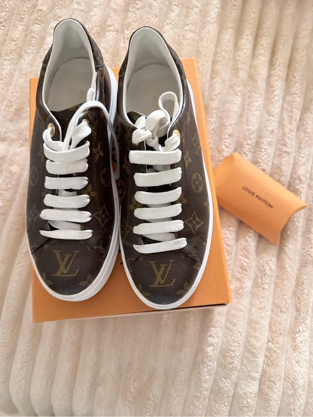 Louis Vuitton Women Sneakers